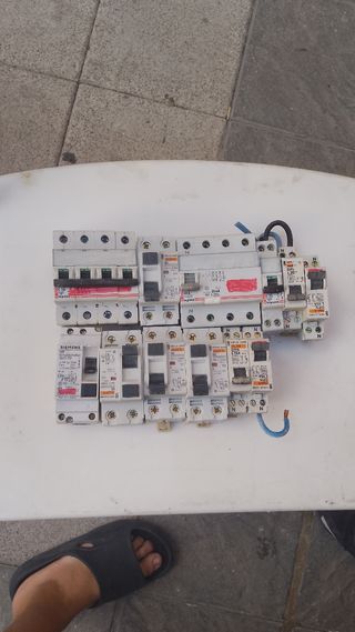 Interruptores eléctricos usados