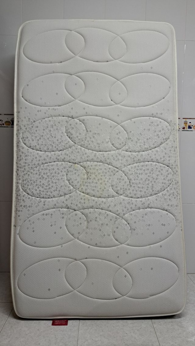 Base tapizada Pikolín 105x190,patas 25 cm +Colchón