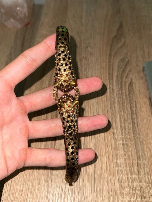 Pulsera jaguar dorada brillante