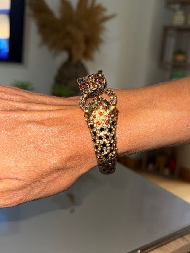 Pulsera jaguar dorada brillante