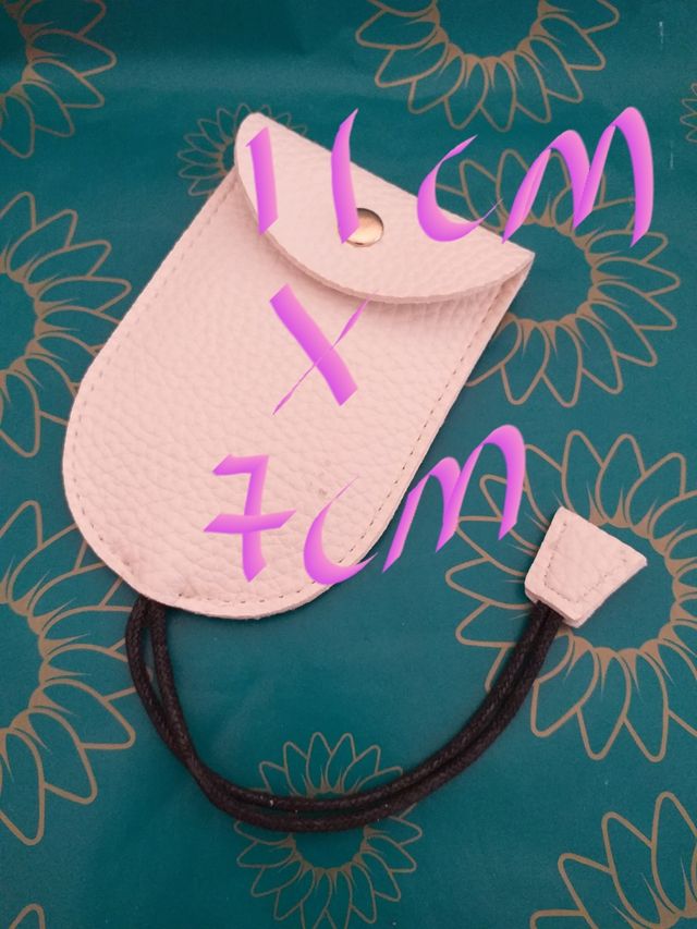 Llavero Blanco con Cordón