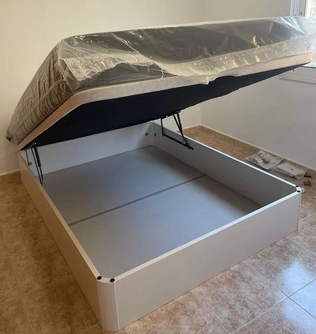 Camas / Canapés + colchones