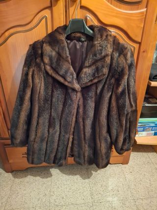 Chaquetón marrón piel sintética