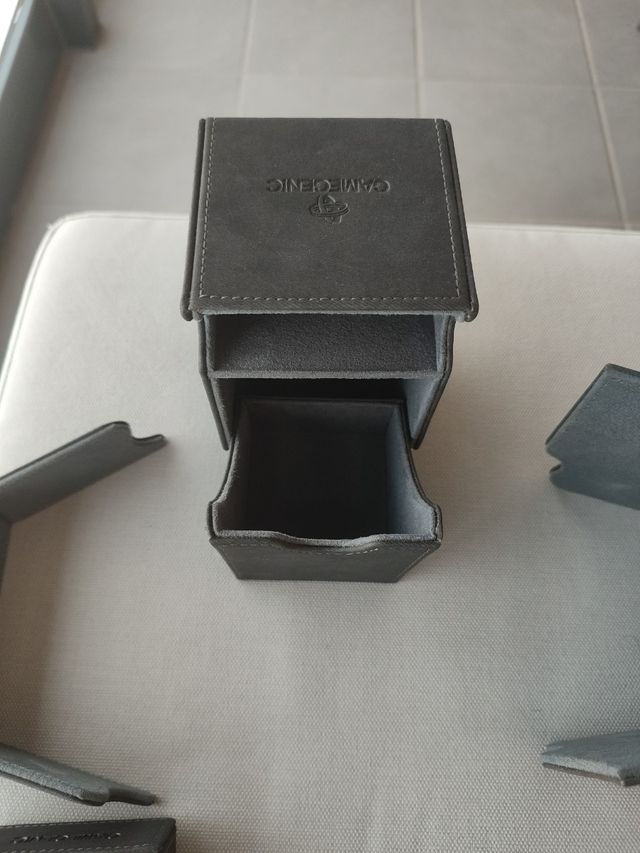 Caja guardamazo Gamegenic watchtower 100+