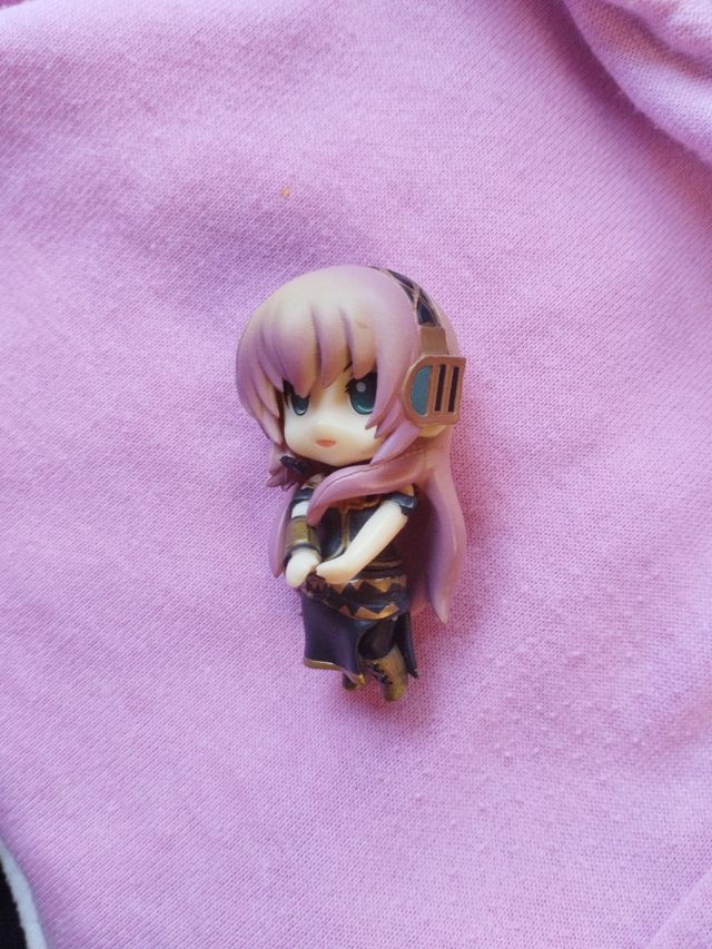 Figurita Chibi Megurine Luka