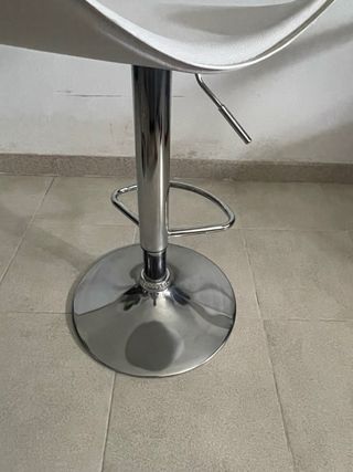 2 Sillas altas blancas - Inox