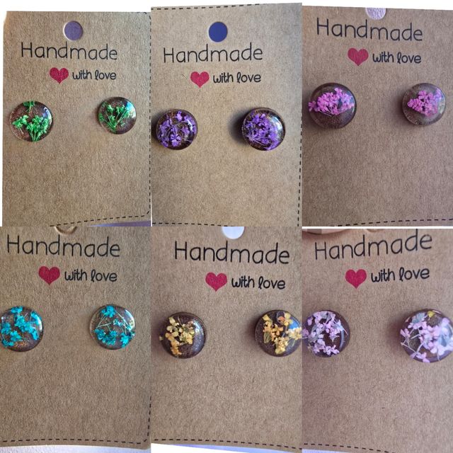 Pequeños jardines colgando de tus oídos.