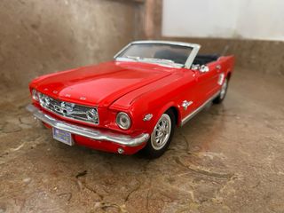 Ford Mustang 65 rojo 1/18