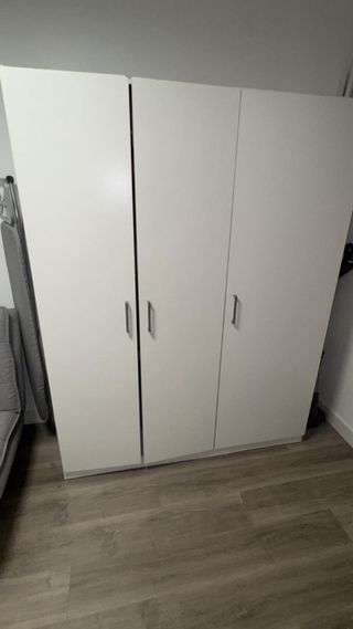 Armario de madera - 3 puertas