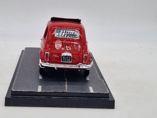 FIAT 500 L Rossa - Burago - Scala 1/24