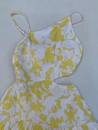 Vestido asimétrico floral amarillo