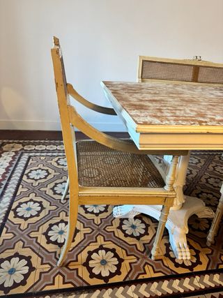 Mesa Comedor madera  + 4 sillas vintage