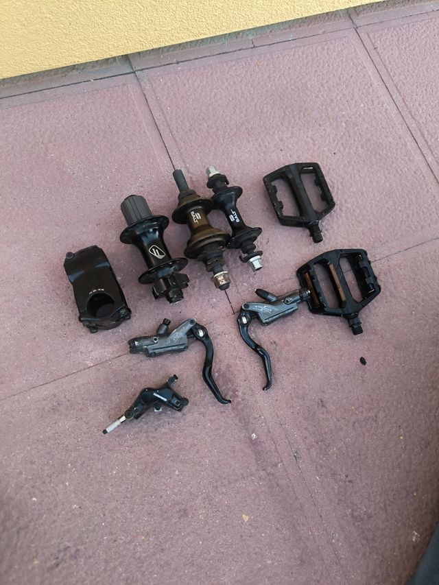 Accesorios Bicicleta: 2 pedales, frenos, bujes