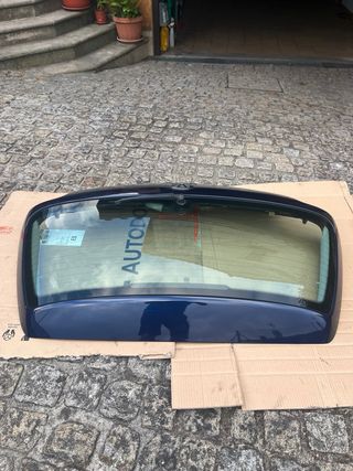 Portón trasero Golf IV azul