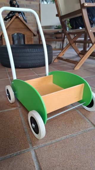 Andador infantil madera vintage