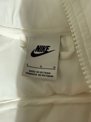 Chaqueta Nike blanca acolchada