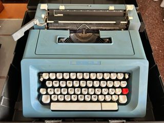 Máquina escribir Olivetti vintage