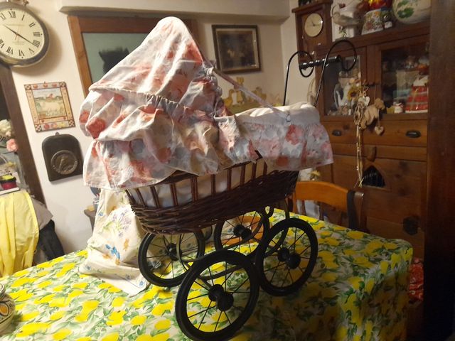 Carrozzina bambola vintage