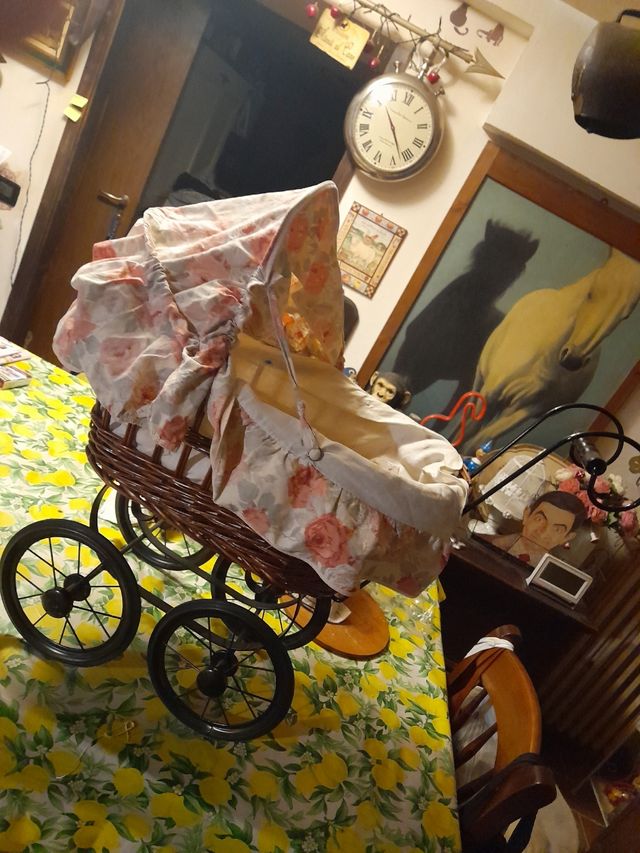 Carrozzina bambola vintage