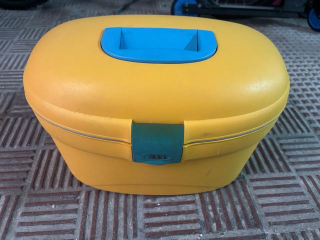 Neceser viaje Roncato amarillo