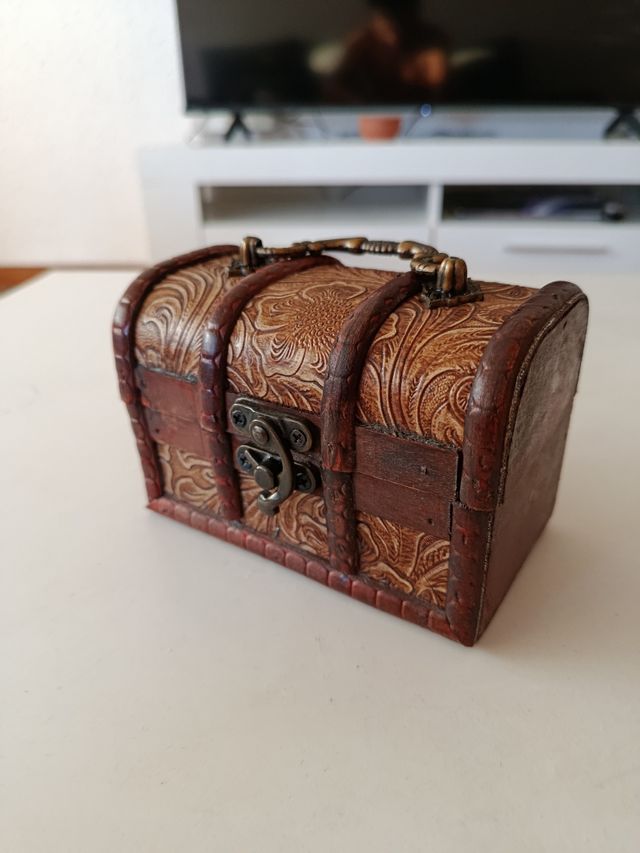 Baúl madera pequeño decorativo