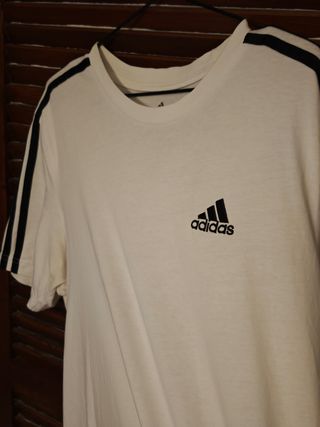Camiseta Adidas blanca c/rayas