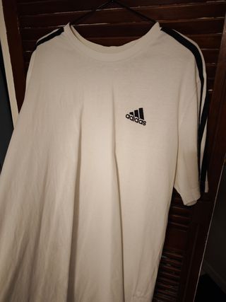 Camiseta Adidas blanca c/rayas