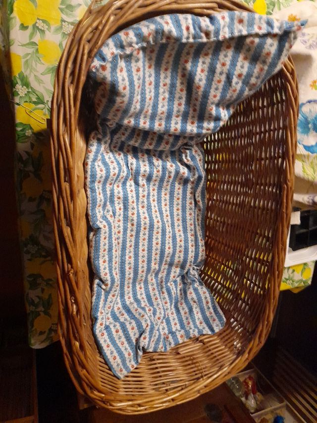 Culla vimini bambola vintage