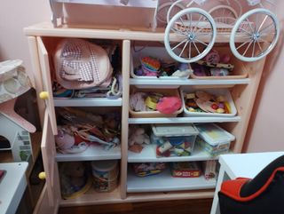 Mueble infantil almacenamiento juguetes.