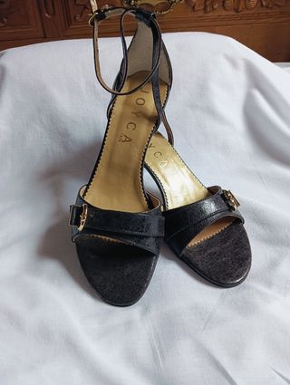 Sandalias JOYCA negras tacón