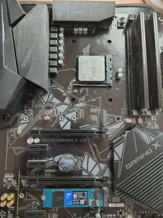 PACK AMD Ryzen 7 5800X + Placa B550M + 32GB RAM