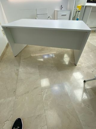 Mesa escritorio blanca - oficina