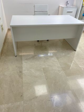 Mesa escritorio blanca - oficina