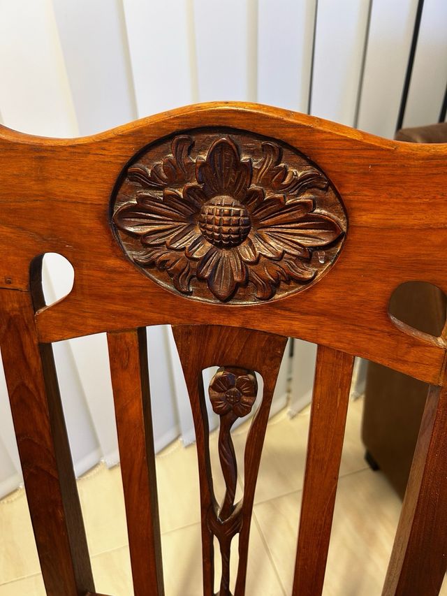 Sillas Madera Tallada
