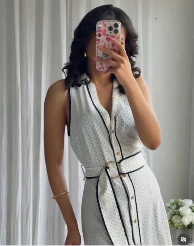 Vestido camisero lunares cinturón Zara