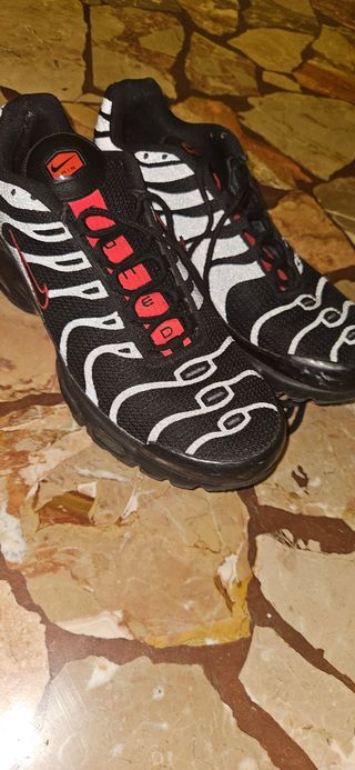 Nike TN - Scarpe Nere, rosse e reflectibe