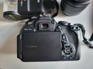 Canon EOS 600D + Objetivo 18-55mm