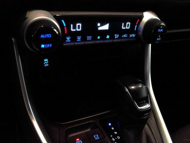 Toyota Rav4 2.5l 220H Advance