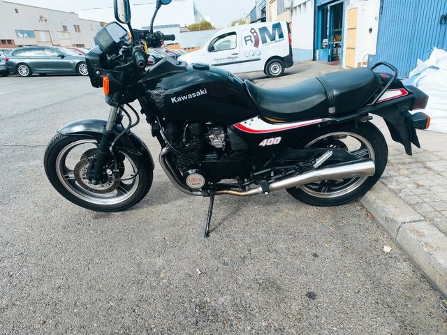 Kawasaki GPZ 400 (1991) restaurada