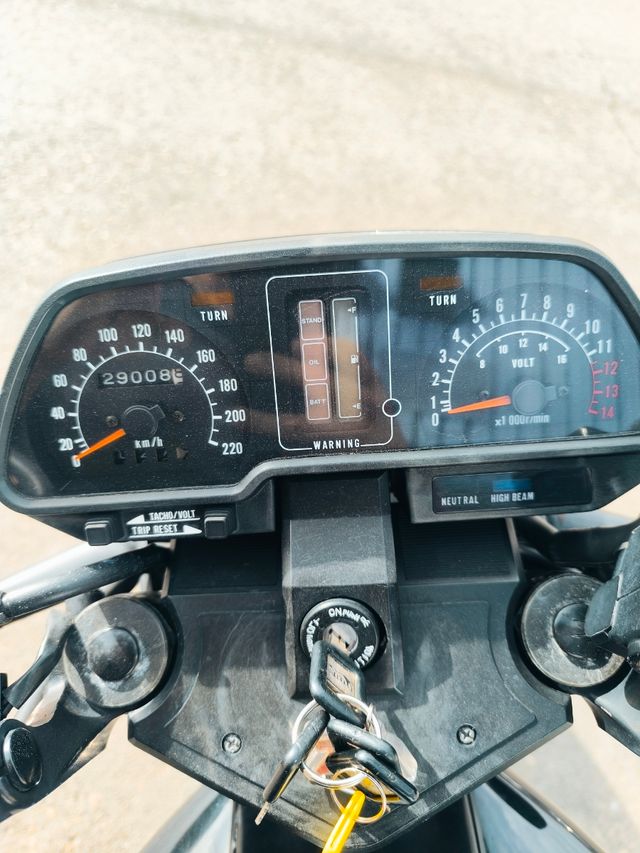 Kawasaki GPZ 400 (1991) restaurada