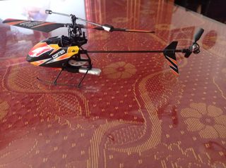 Helicóptero RC V911