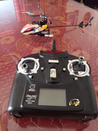Helicóptero RC V911