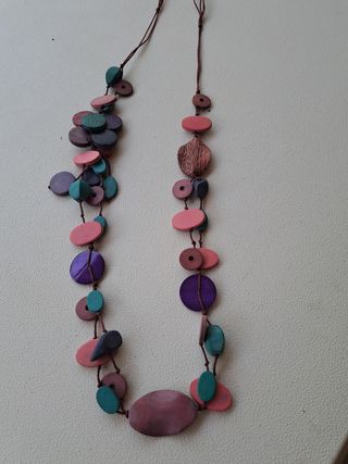 Collar madera multicolor