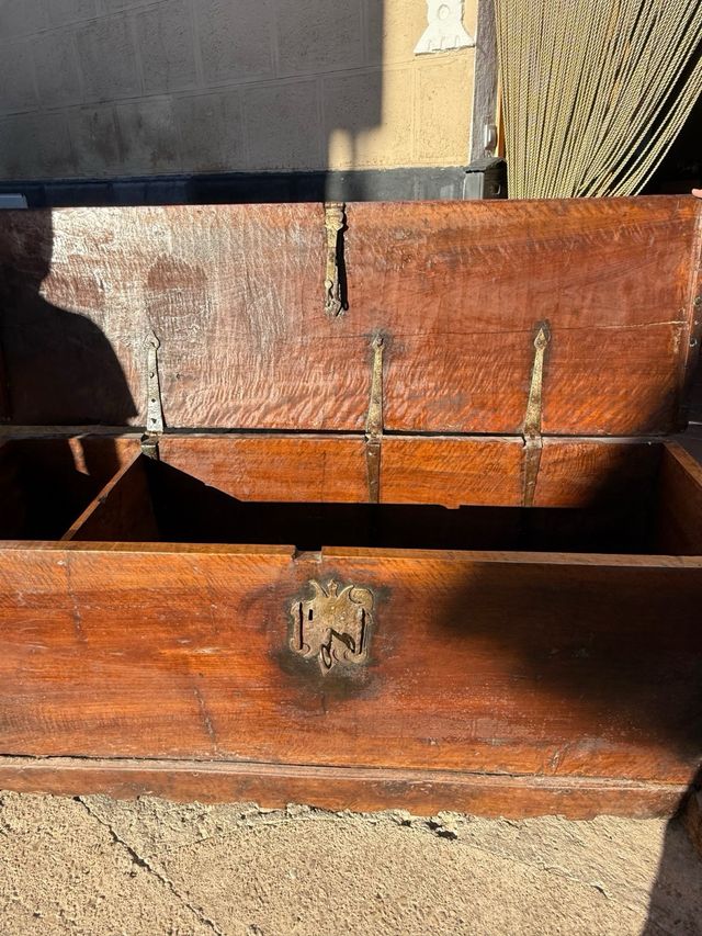 Arca de madera Antigua con Llave