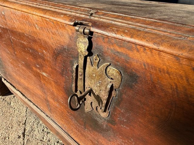 Arca de madera Antigua con Llave