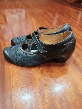 Merceditas MIQUEL gris oscuro.