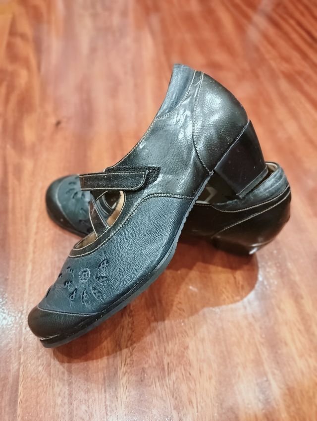 Merceditas MIQUEL gris oscuro.