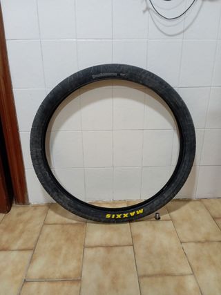 Neumático Maxxis Hookworm