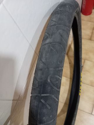 Neumático Maxxis Hookworm