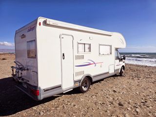 Autocaravana 6 plazas viajar, 7 dormir